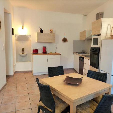 Appartement De Charme Vers Pont du Gard Bagian luar foto