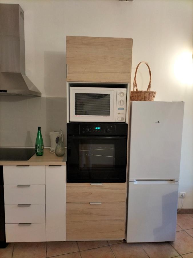 Appartement De Charme Vers Pont du Gard Bagian luar foto