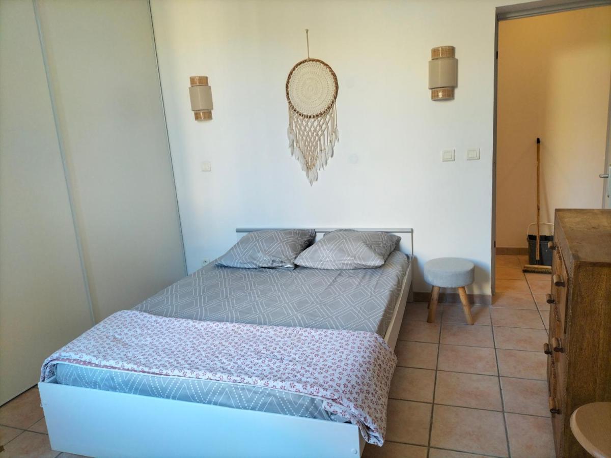 Appartement De Charme Vers Pont du Gard Bagian luar foto